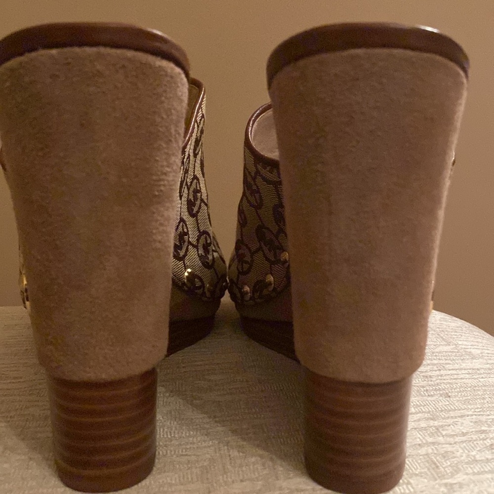 Shoes - Picture 4 of 6